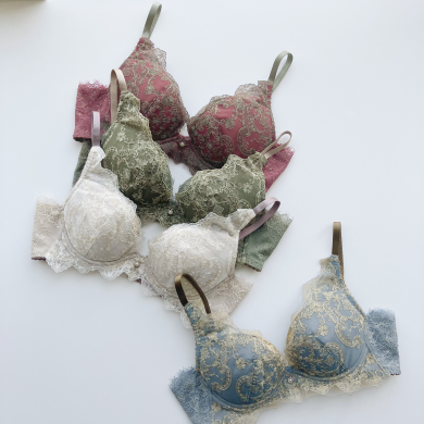 脇スッキリタイプ。グラマラス&リッチな谷間をメイク【グラマリッチ(Glama−Rich)】